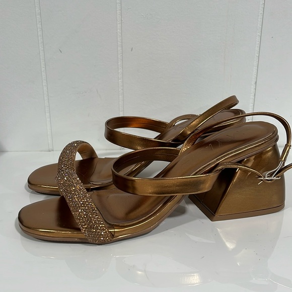 Mya Sandal womenGoldBlock Heel Sandals USA Sz 8